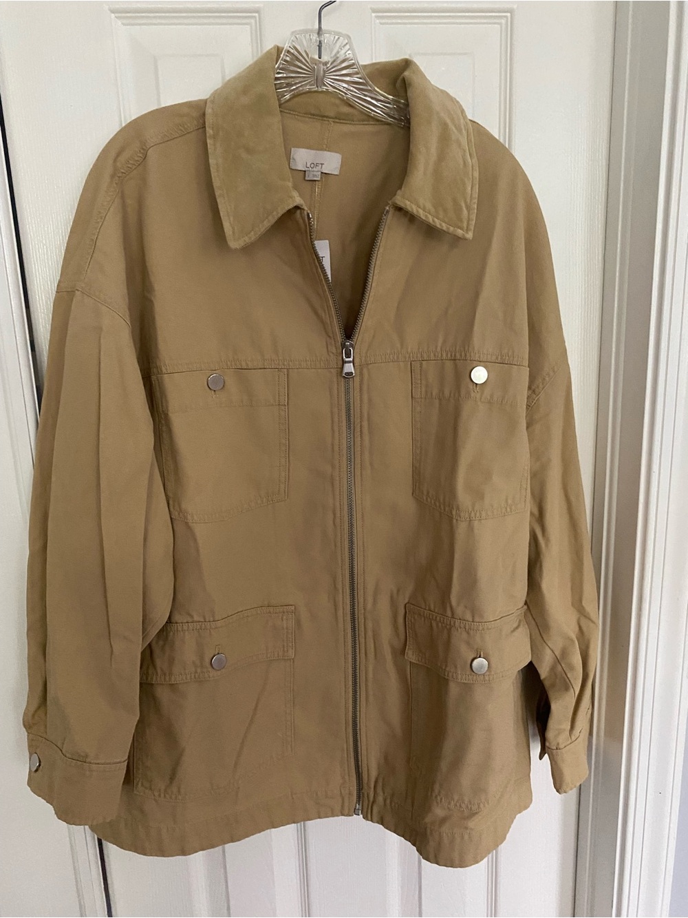 LOFT Cream Zip-Front Jacket New with Tags.  Size L.